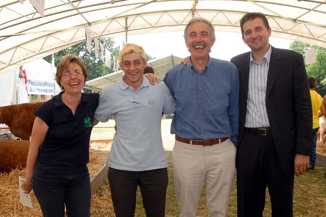 Da destra: Sindaco di Vaglia Fabio Pieri, Assessore Pietro Roselli, Serafino  e Rossella Benelli 