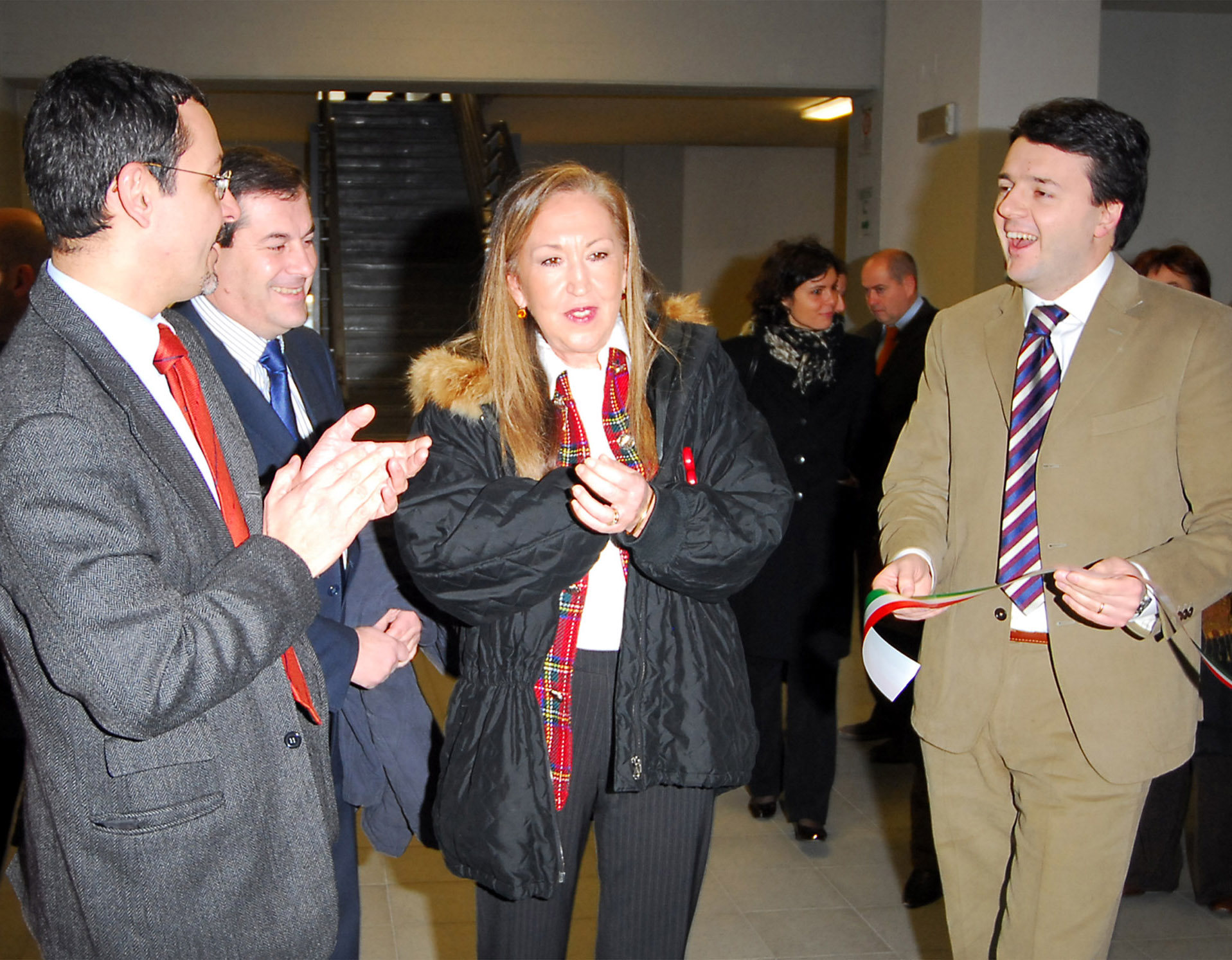 Inaugurazione nuove aule Russell Newton: da sx. Sindaco Scandicci Simone Gheri, Assessore Stefano Giorgetti,  Preside Sandra Ragionieri Scotti, Presidente Provincia di Firenze Matteo Renzi 