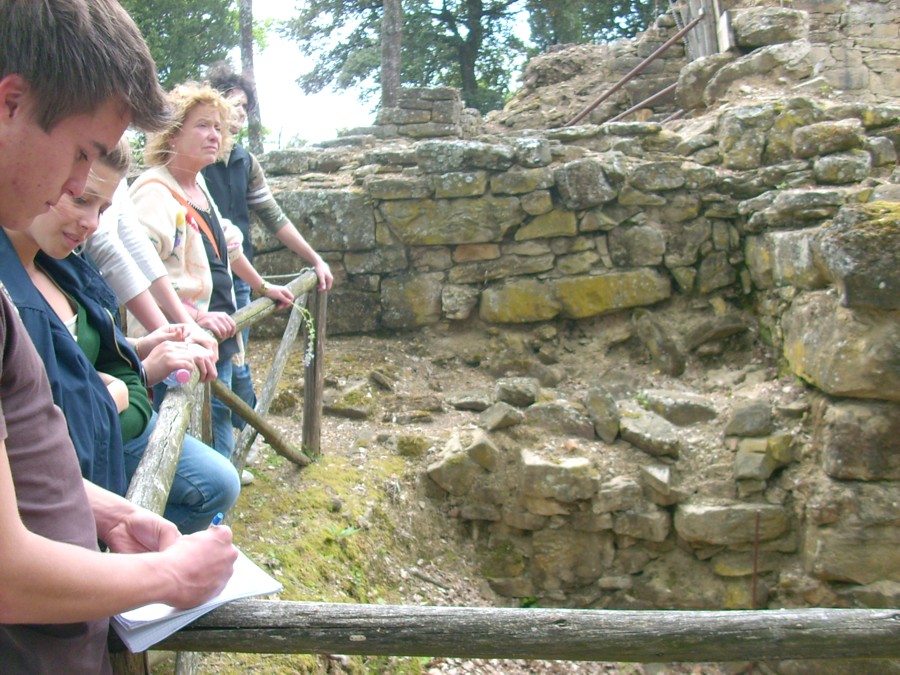 Scavi al castello di Montaccianico