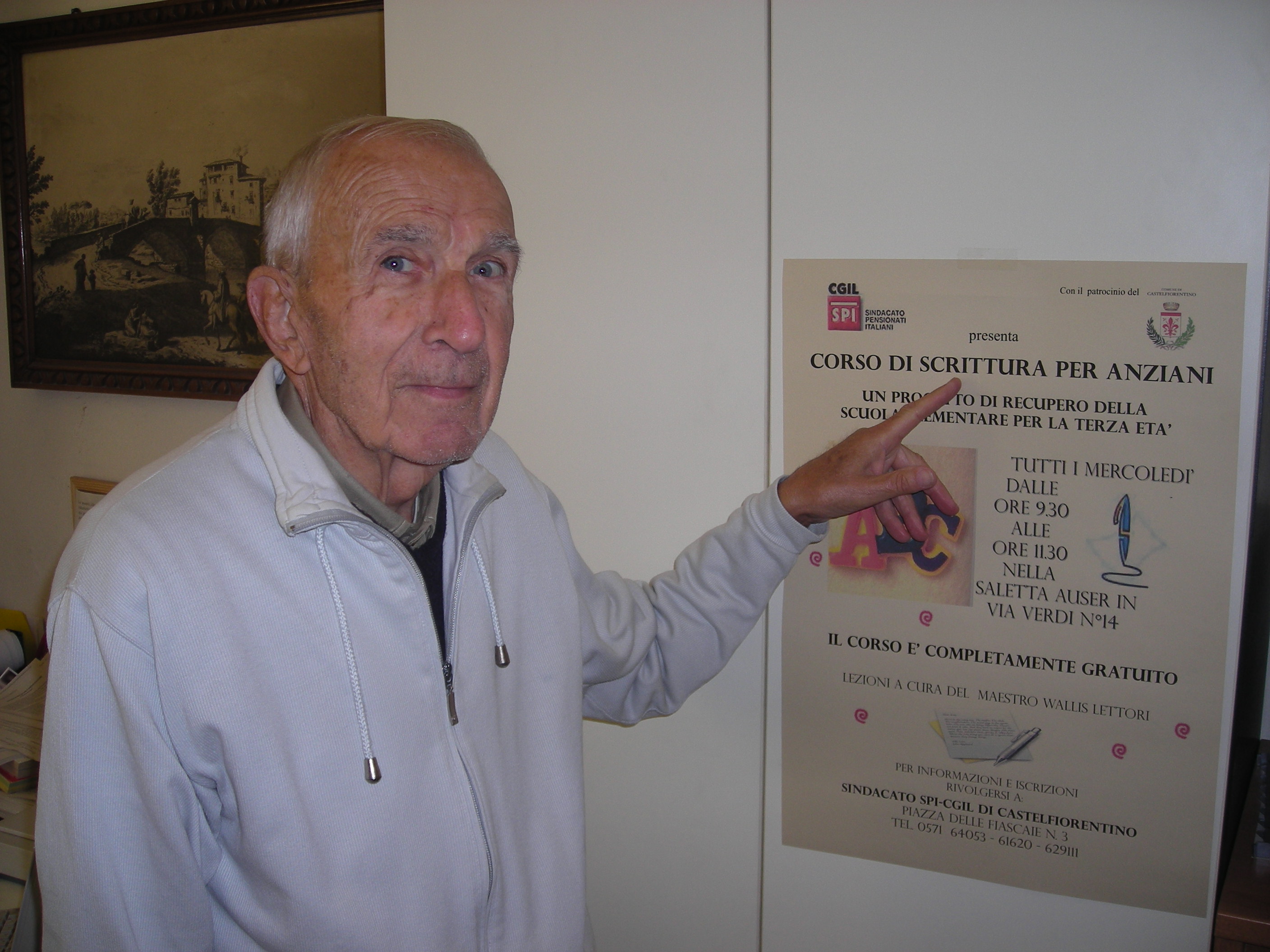 Wallis Lettori mostra la locandina del corso