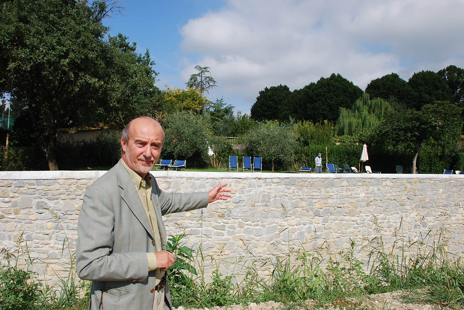 renzo crescioli davanti la sponda ricostruita