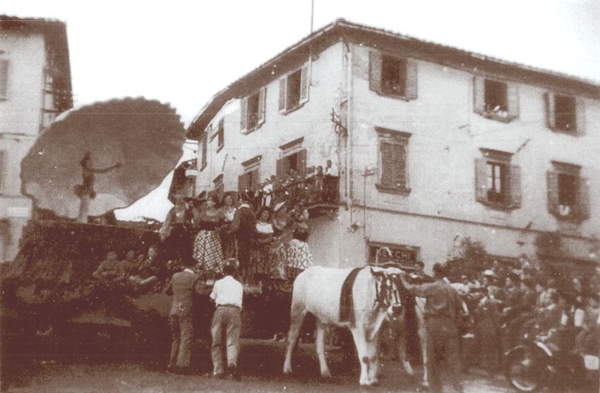 Foto storica di una edizione della Festa dell'uva