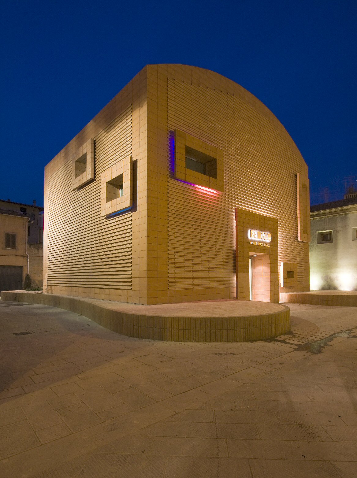 Il Museo Be.Go. in notturna