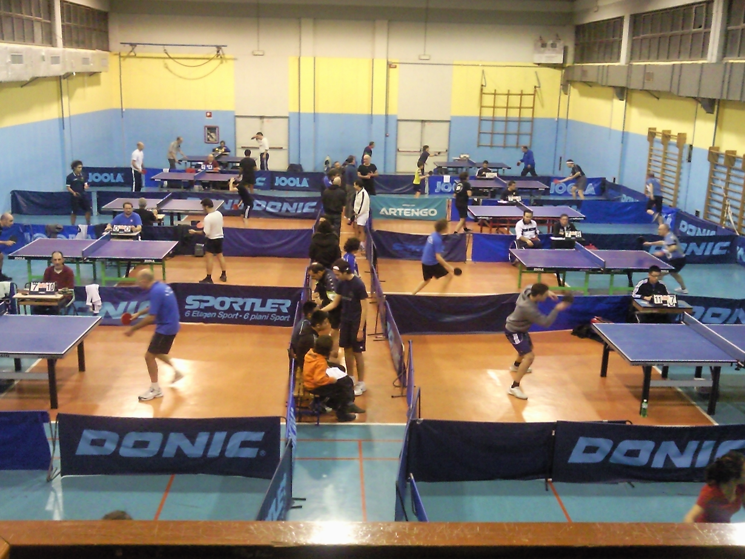 Un'immagine della giornata di ping pong organizzata dal Ciatt