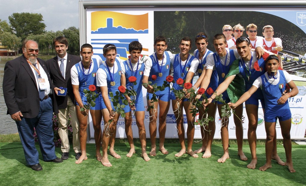 L'otto Junior campione d'Europa in Polonia: Zileri e Nannini sono rispettivamente il quarto ed il quinto da destra
