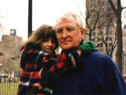 Alfredo De Palchi nel 1995, con la figlia