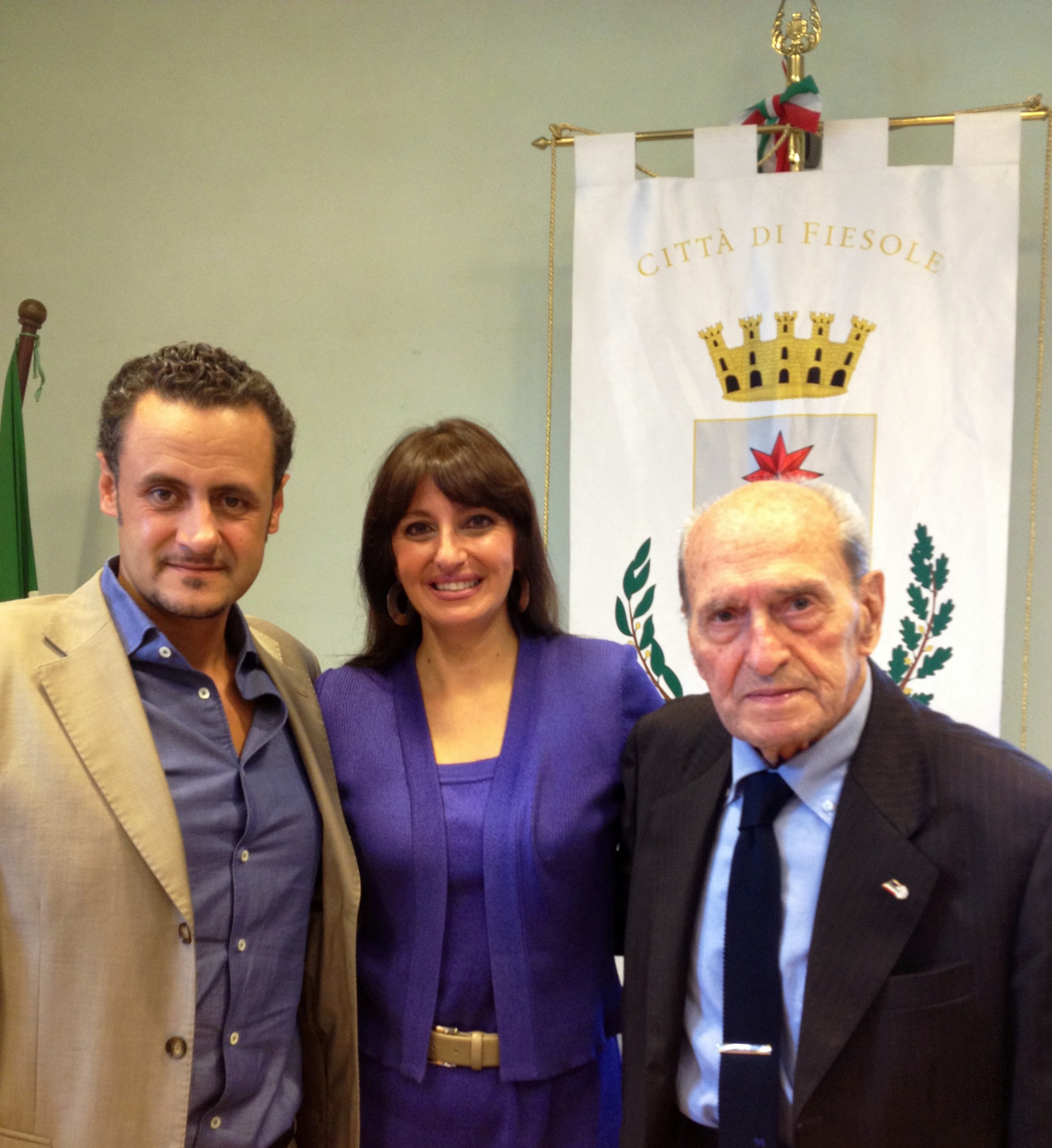Il sindaco di Fiesole Fabio Incatasciato, Elisabetta Nencini figlia di Gastone e l'ex CT azzurro Alfredo Martini, presidente onorario della FCI