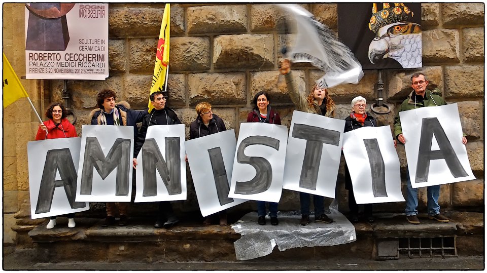Un'immagine della manifestazione davanti a Palazzo Medici Riccardi