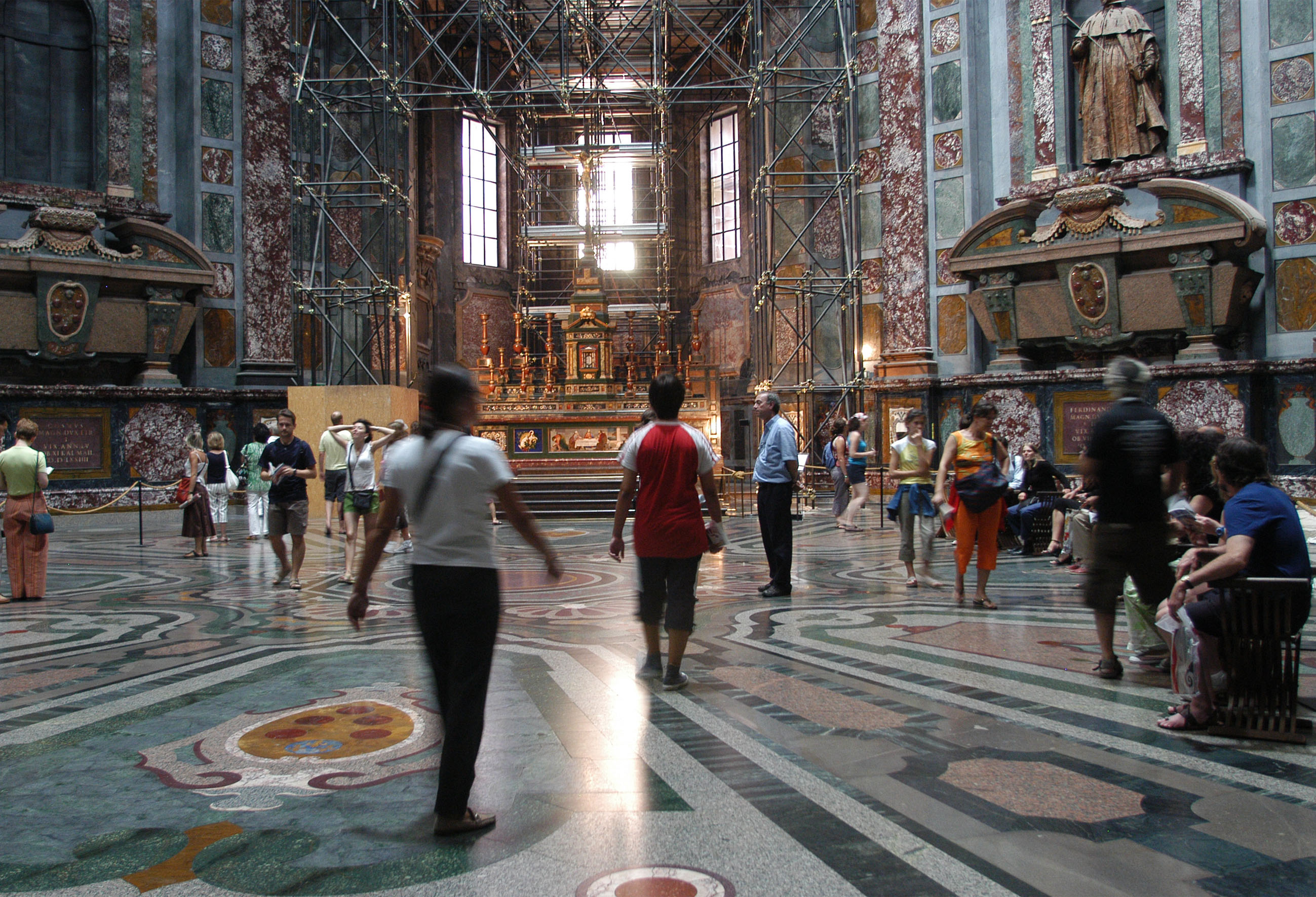 Turisti alle Cappelle Medicee