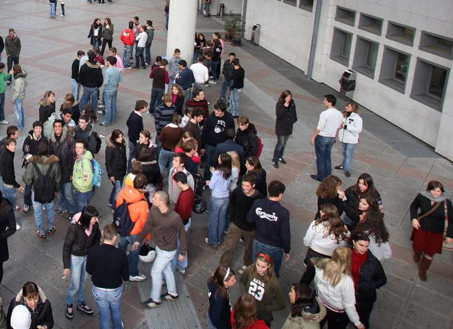 Studenti al liceo di Scandicci