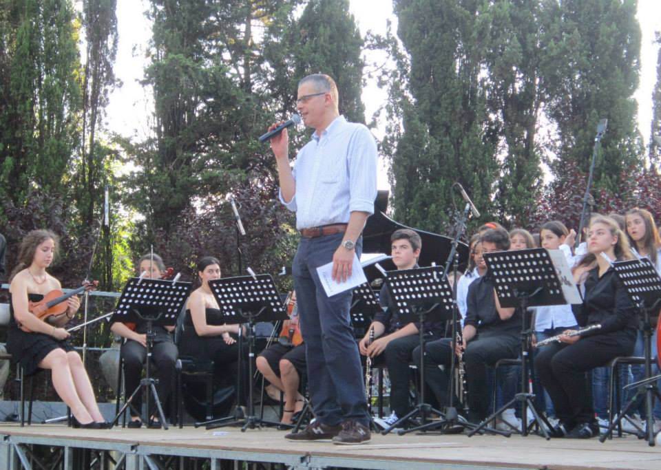 Luca Iozzelli presidente promusica premia gli studenti di Dancing Days