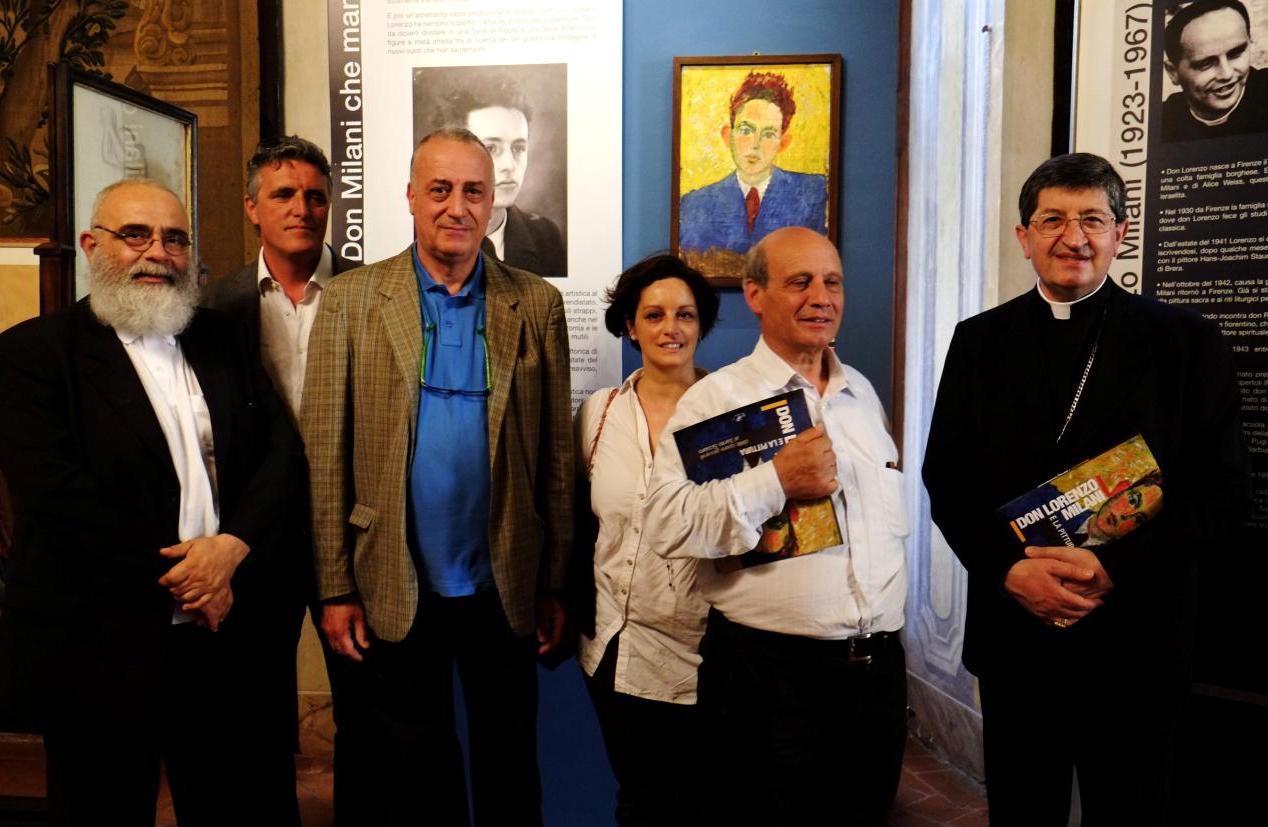 Visita del Cardinale Betori alla mostra di Don Milani