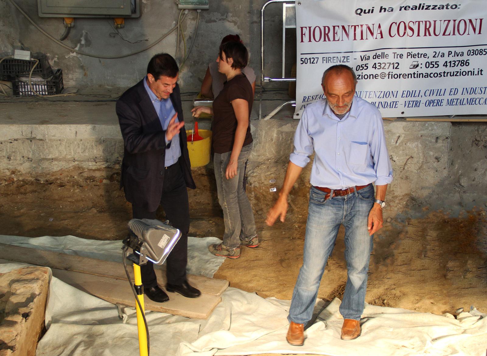Silvano Vinceti con Stefano Giorgetti presso gli scavi