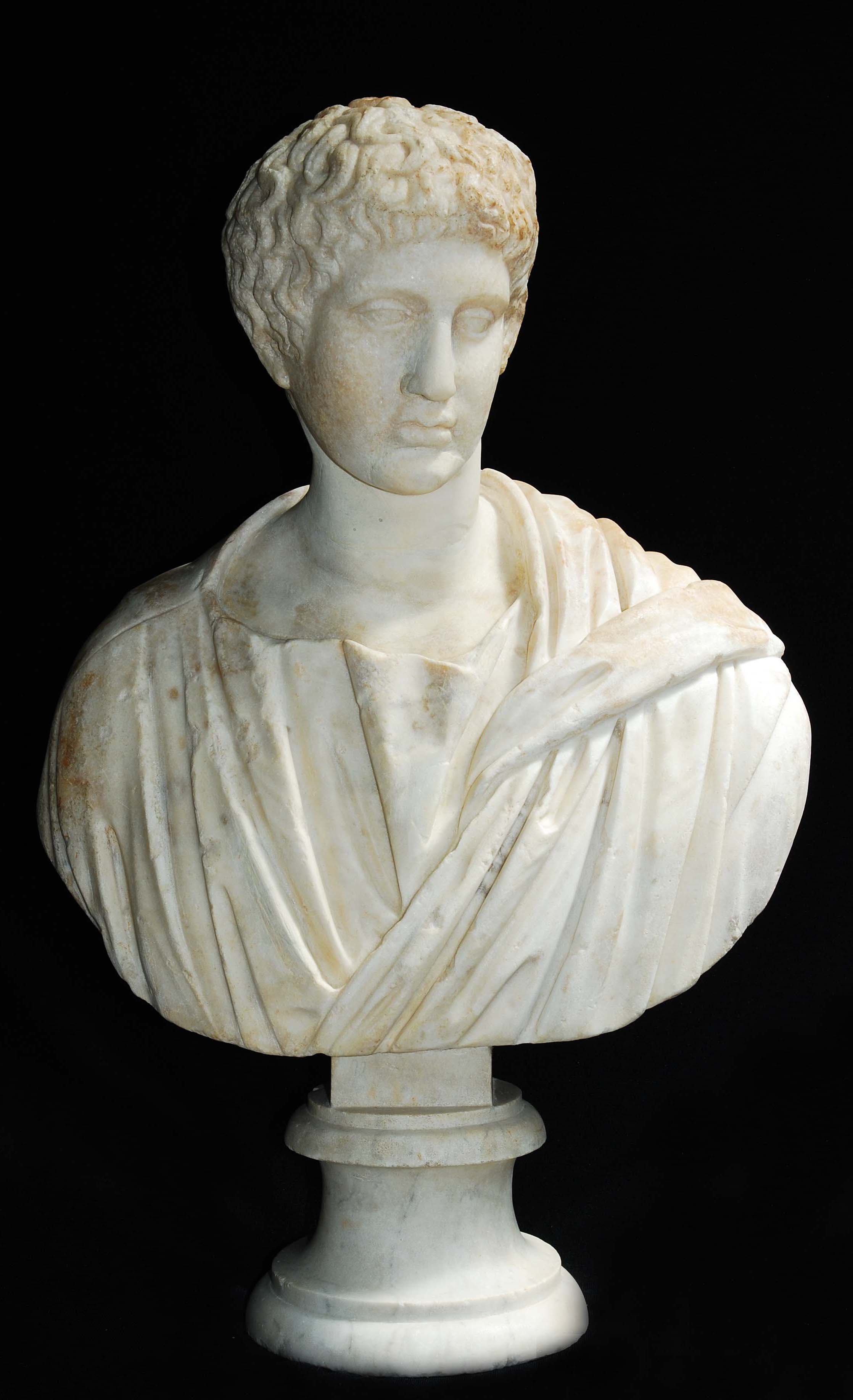 Busto di giovane. Opera restaurata