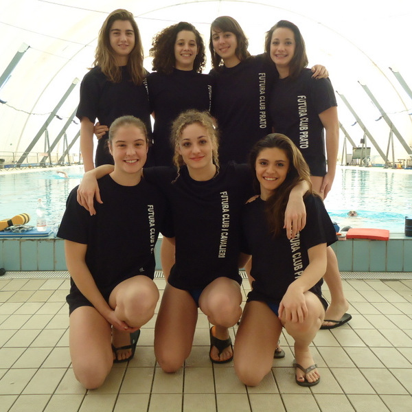 Le ragazze della Futura Club I Cavalieri Prato nuoto