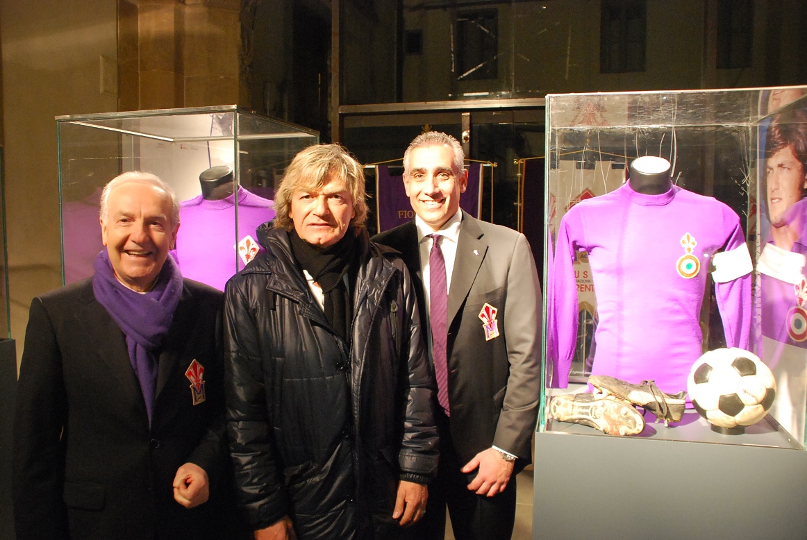 Giancarlo Antognoni alla mostra ' Bimbi e bomber viola'