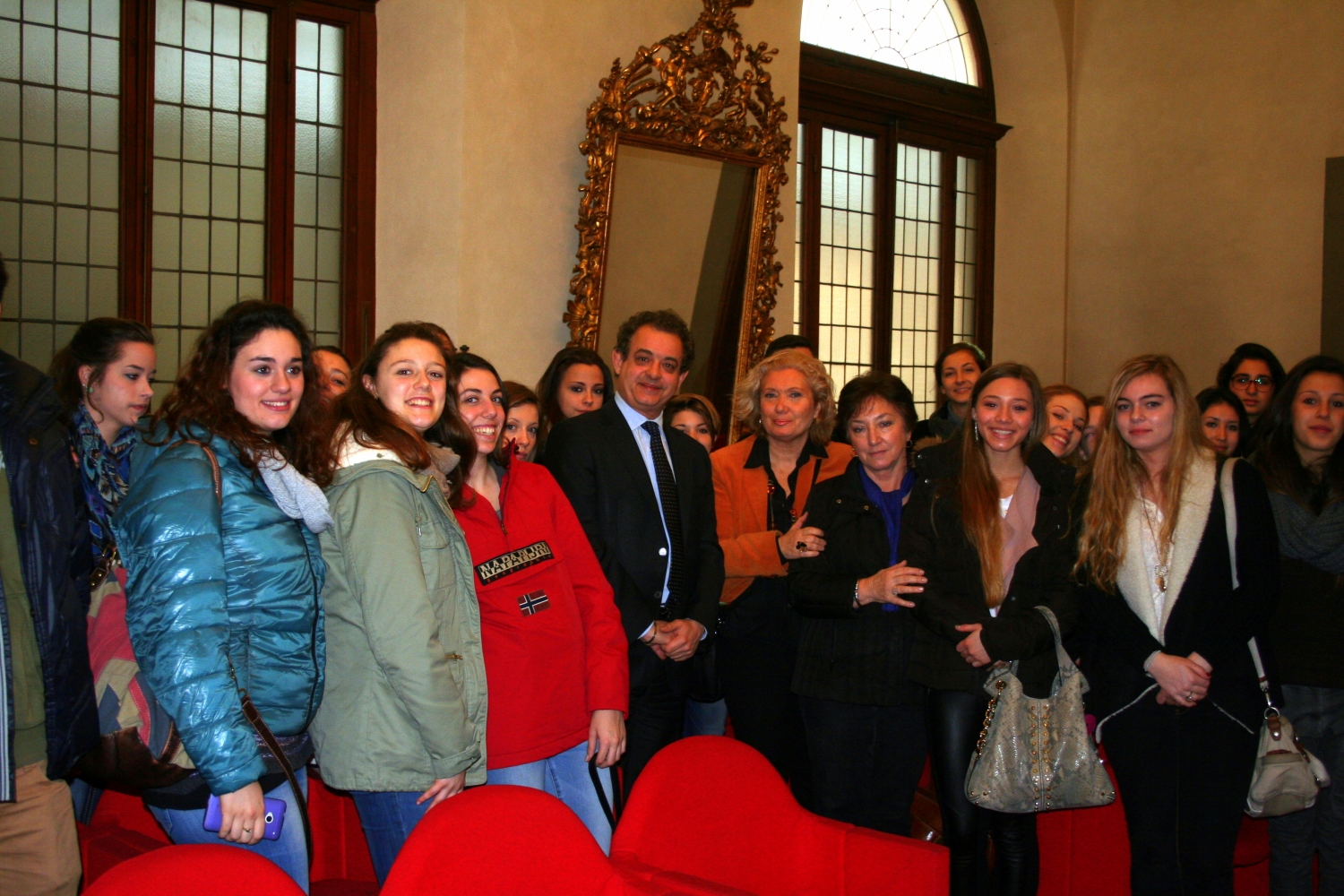 Gli studenti statunitensi con il Presidente Andrea Barducci e la Prof. Erica Franchi