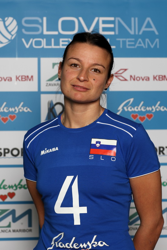  Tina Lipicer Samec con la maglia della Nazionale