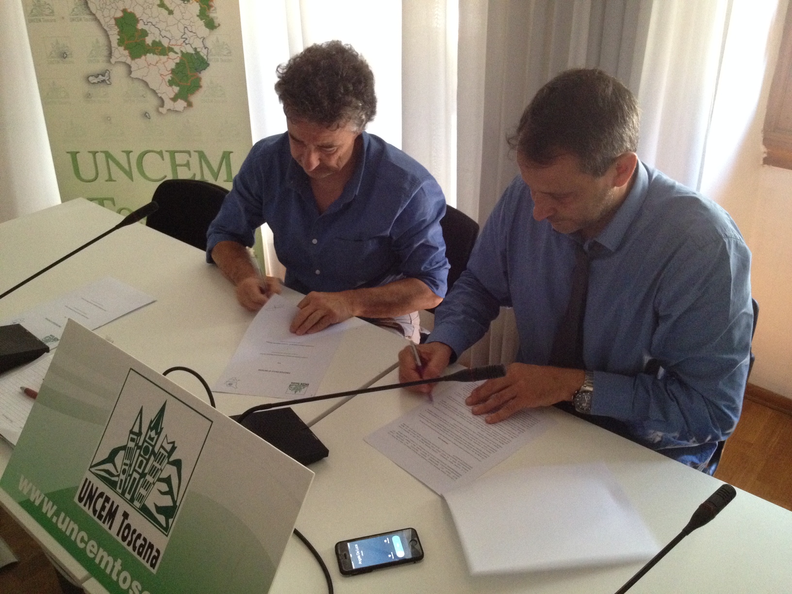 Oreste Giurlani (a destra9 e il presidente del Comitato Italiano Paralimpico regionale toscano Massimo Porciani