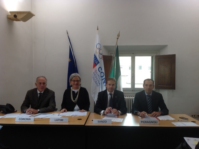 In allegato una foto della firma e una riflessione sul turismo sportivo del direttore generale di Confcommercio Toscana Franco Marinoni.