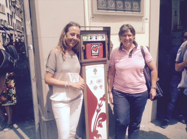 defibrillatore pubblico di Firenze (Foto Profilo Twitter assessore Stefania Saccardi) 