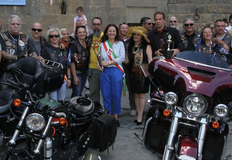 Fiamma dell’Amicizia a Palazzo Vecchio, con Cristina Giachi - foto comune di Firenze