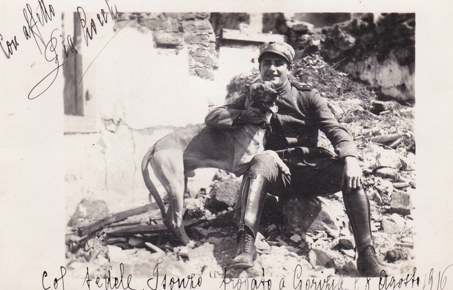 Il poeta fiorentino Vittorio Locchi e il suo cane Isonzo