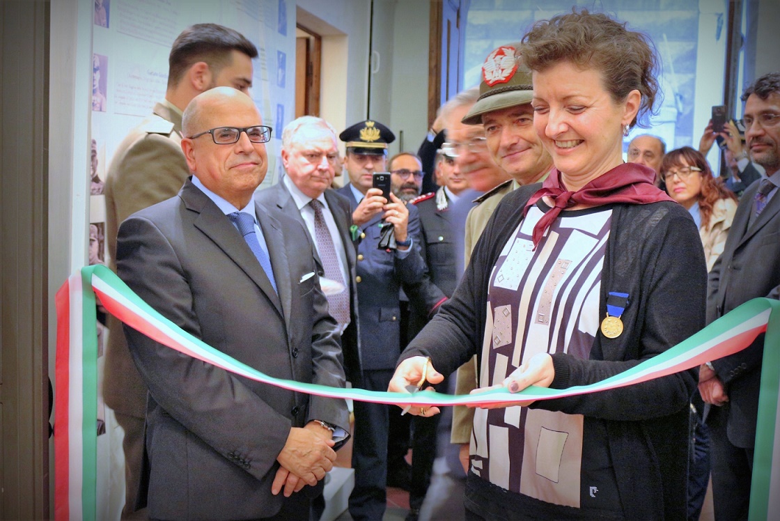 L'inaugurazione della mostra (foto di Antonello Serino, redazione di Met)