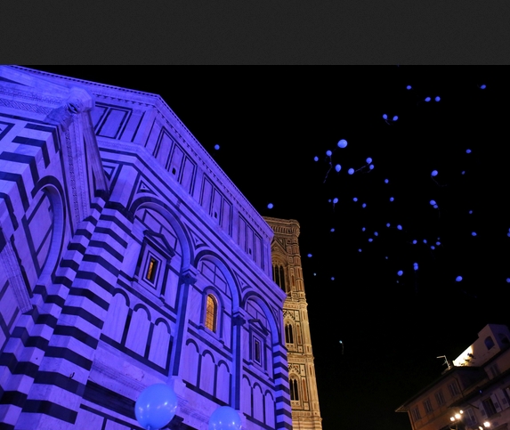 Battistero di Firenze illuminato di blu per la giornata mondiale del diabete