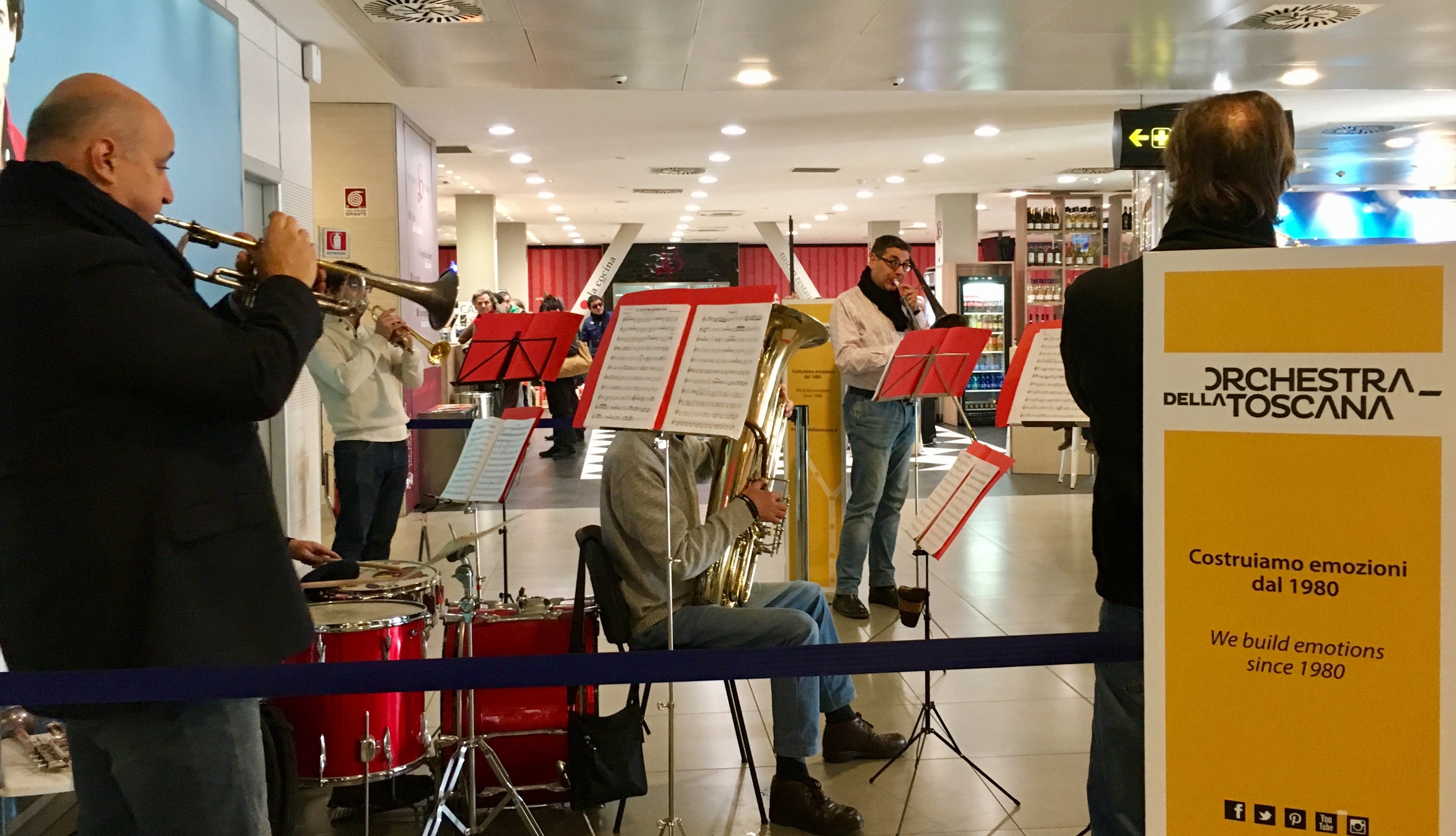 Christmas Welcome - Toscana Aeroporti accoglie i propri passeggeri di Pisa e Firenze