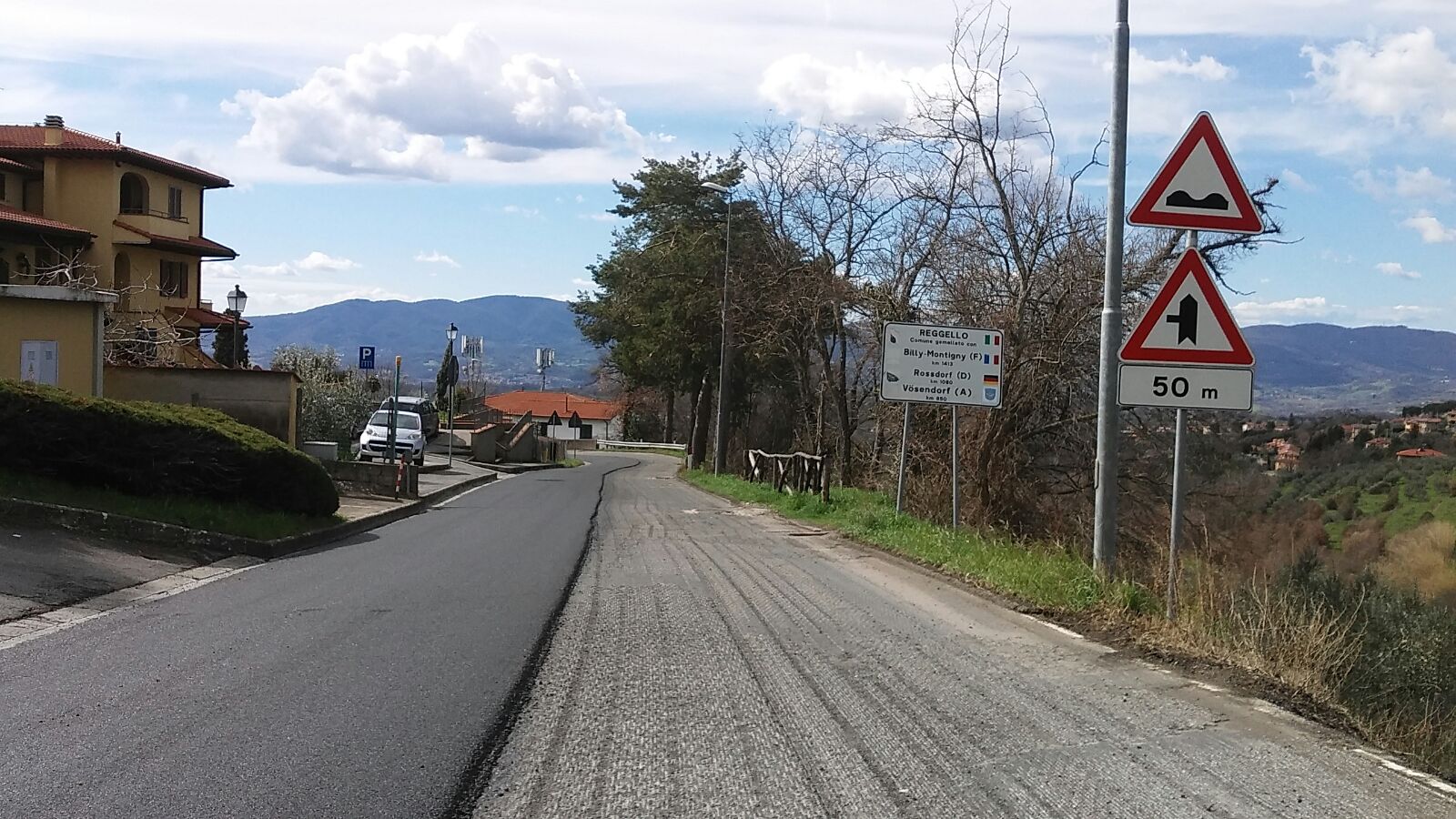 I lavori in via Guido Monaco a Reggello