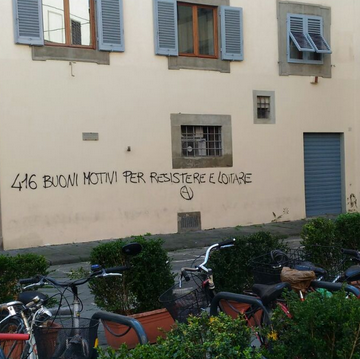 Scritta su un muro in Piazza Madonna degli Aldobrandini a Firenze