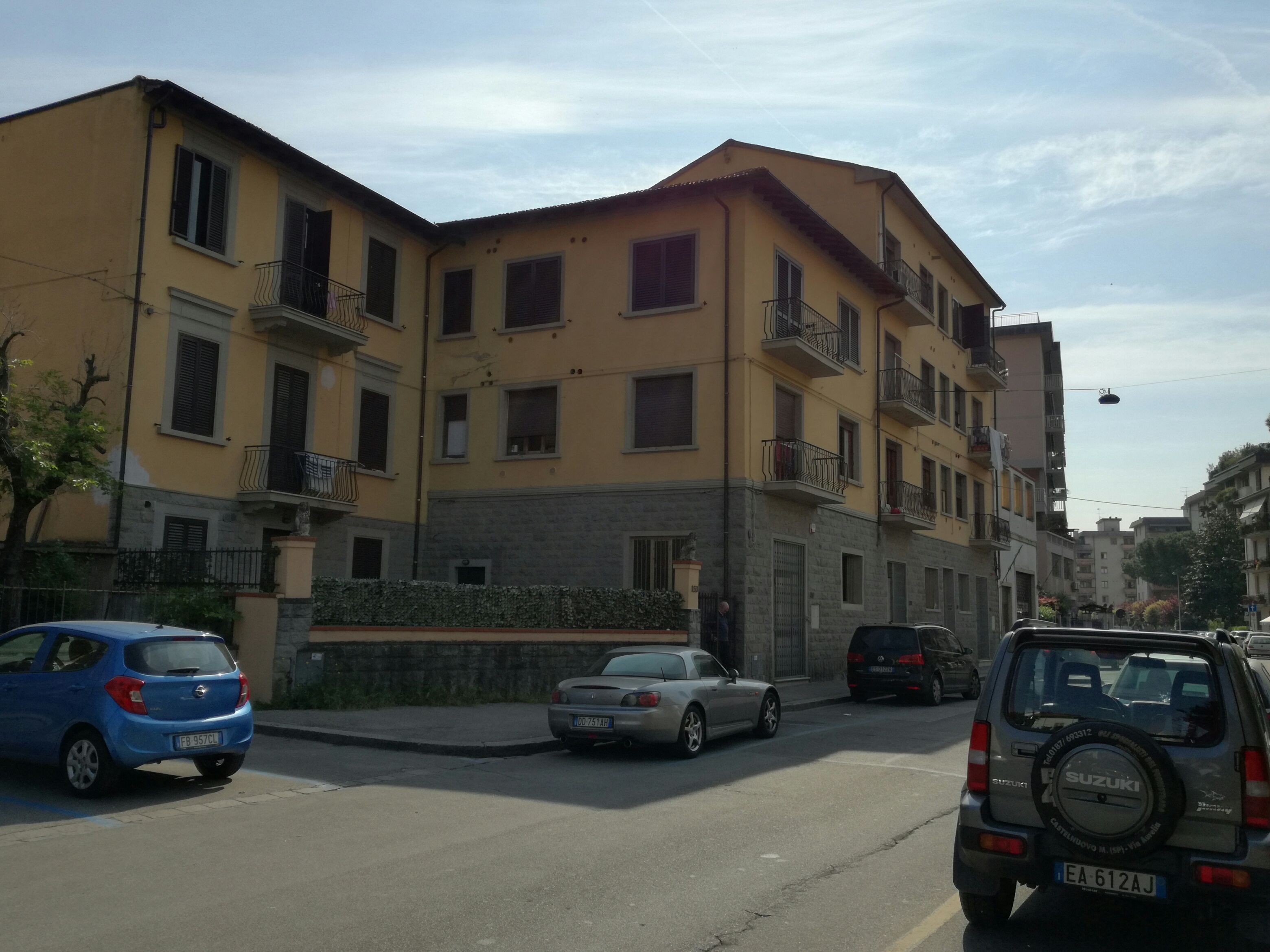 Immobile sotto sequestro in via Fra Bartolomeo a Prato (Fonte foto comune) 