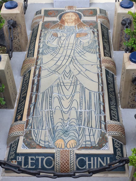 Tomba di Leto Chini nel cimitero di Scarperia