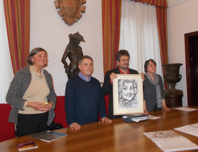 Consegna dell'opera di Fiorenzo Toniutti, raffigurante Alda Merini, al Comune di Signa