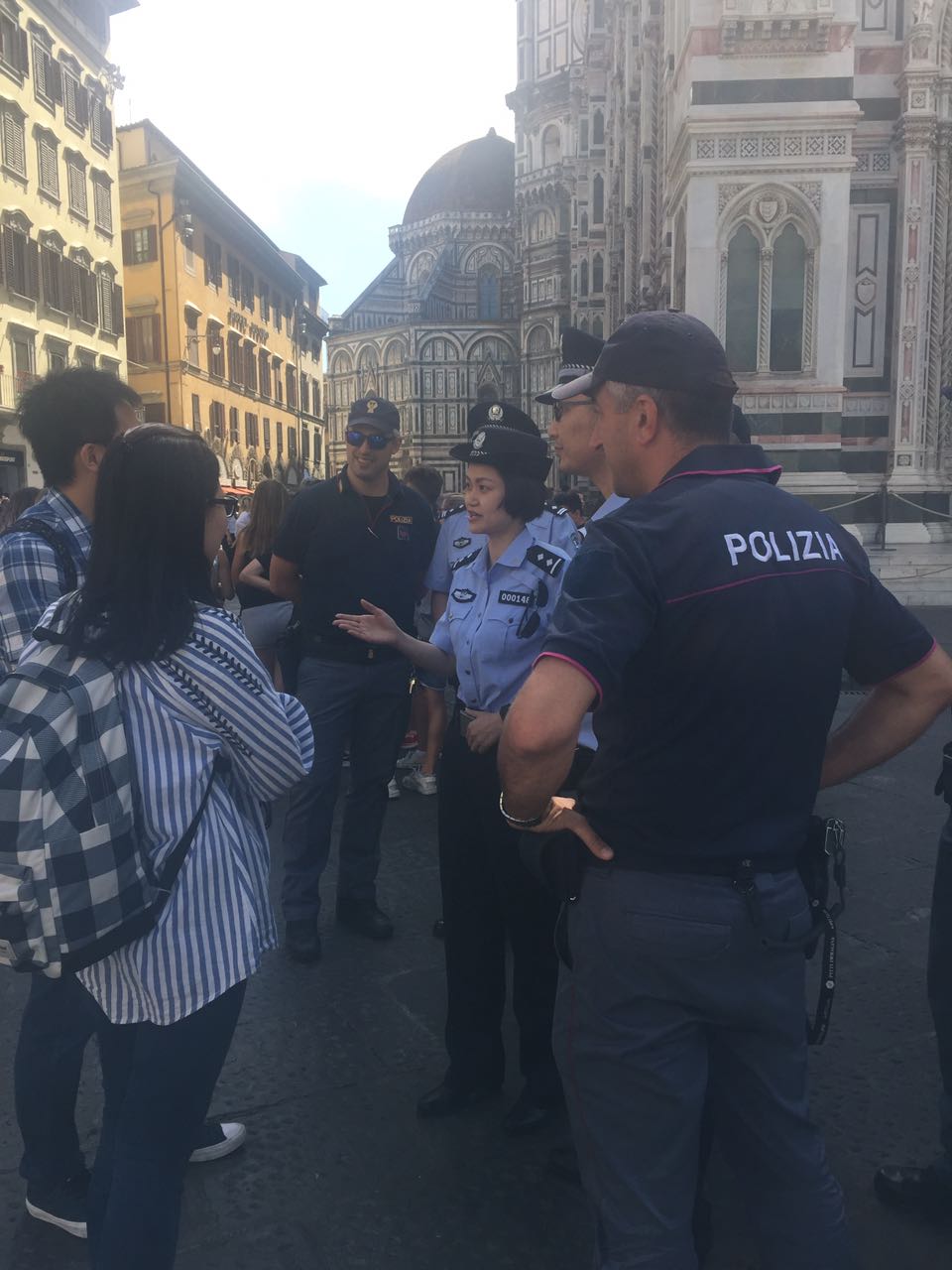 pattuglie congiunte di poliziotti italiani e cinesi