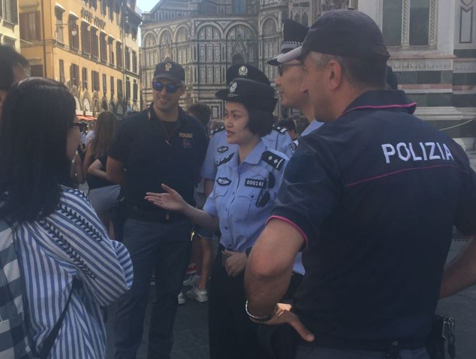 pattuglie congiunte di poliziotti italiani e cinesi