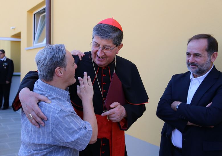 Il cardinale Betori e il presidente Carita Martini all'inaugurazione della Oda Farm Community