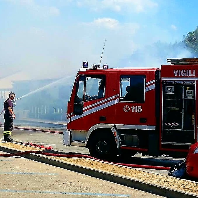 Incendio Poggio Castiglioni, aggiornamento (foto Tiziano Baldi)