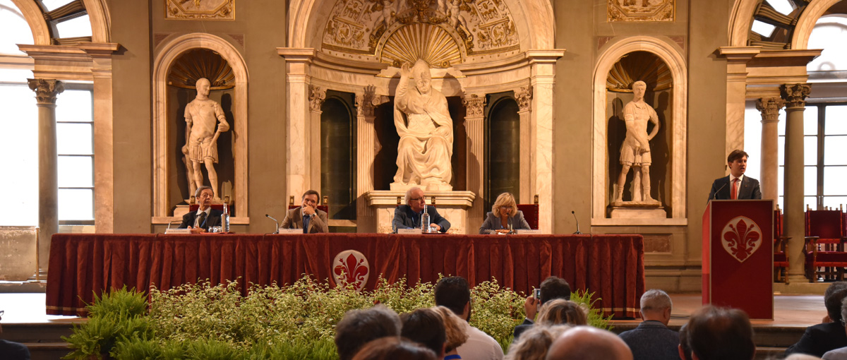 (da sinistra): Guido Baldassarri, Luigi Dei, Gino Tellini (fondatore del Centro studi "Palazzeschi") e Anna Nozzoli e, al podio,  Dario Nardella