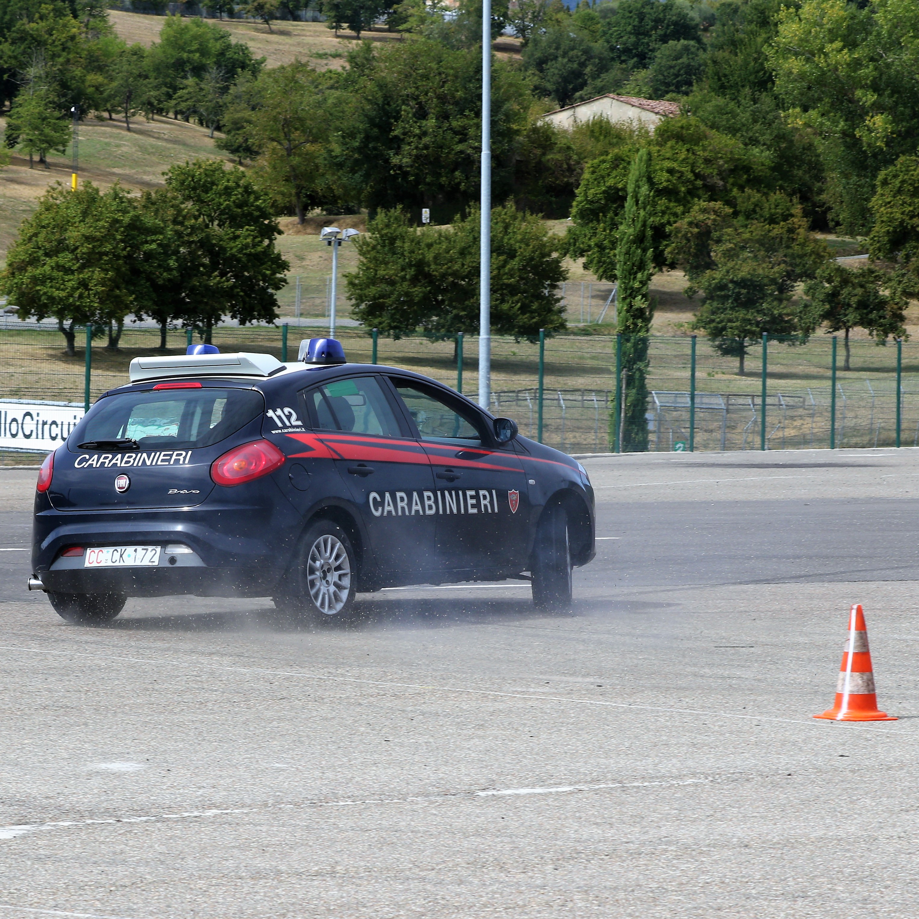 Autodromo del Mugello prosegue il corso di guida sicura ed aggiornamento di guida veloce per l'Arma dei Carabinieri