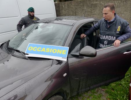 Sequestri di auto a Prato