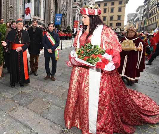 Il corteo dei Magi in Piazza Duomo (Foto ufficio stampa Comune di Firenze)