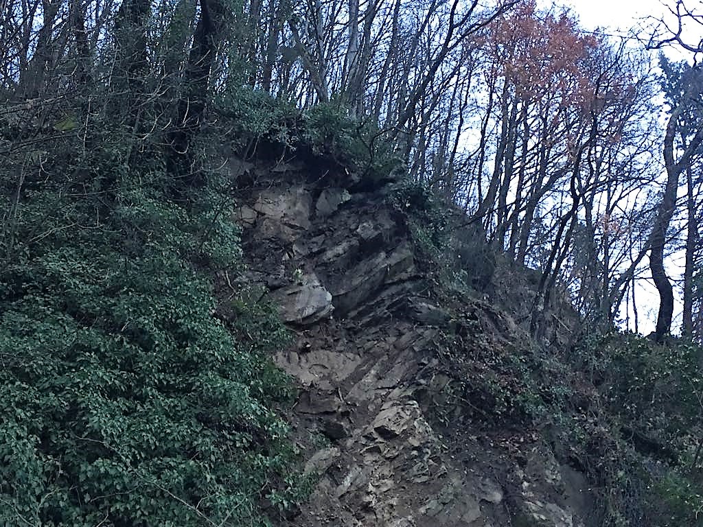 Il crinale da cui si sono distaccate le rocce