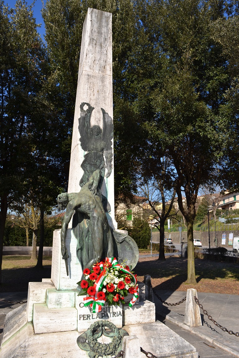 monumento ai caduti foibe
