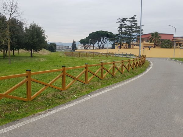 Villa Montalvo, finiti i lavori di riqualificazione: 500 metri di staccionata nuova