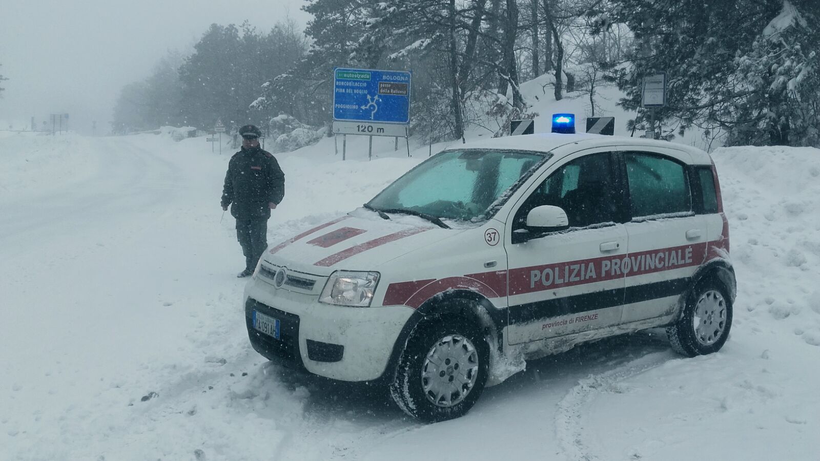 La Polizia provinciale della Città Metropolitana nei pressi del Passo della Raticosa