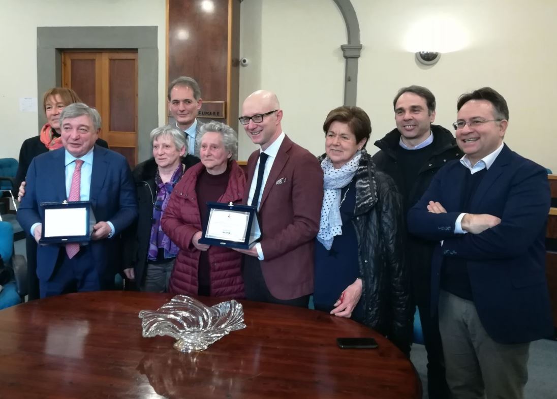 Il sindaco di Fucecchio con i benefattori e i dirigenti della Fondazione Meyer