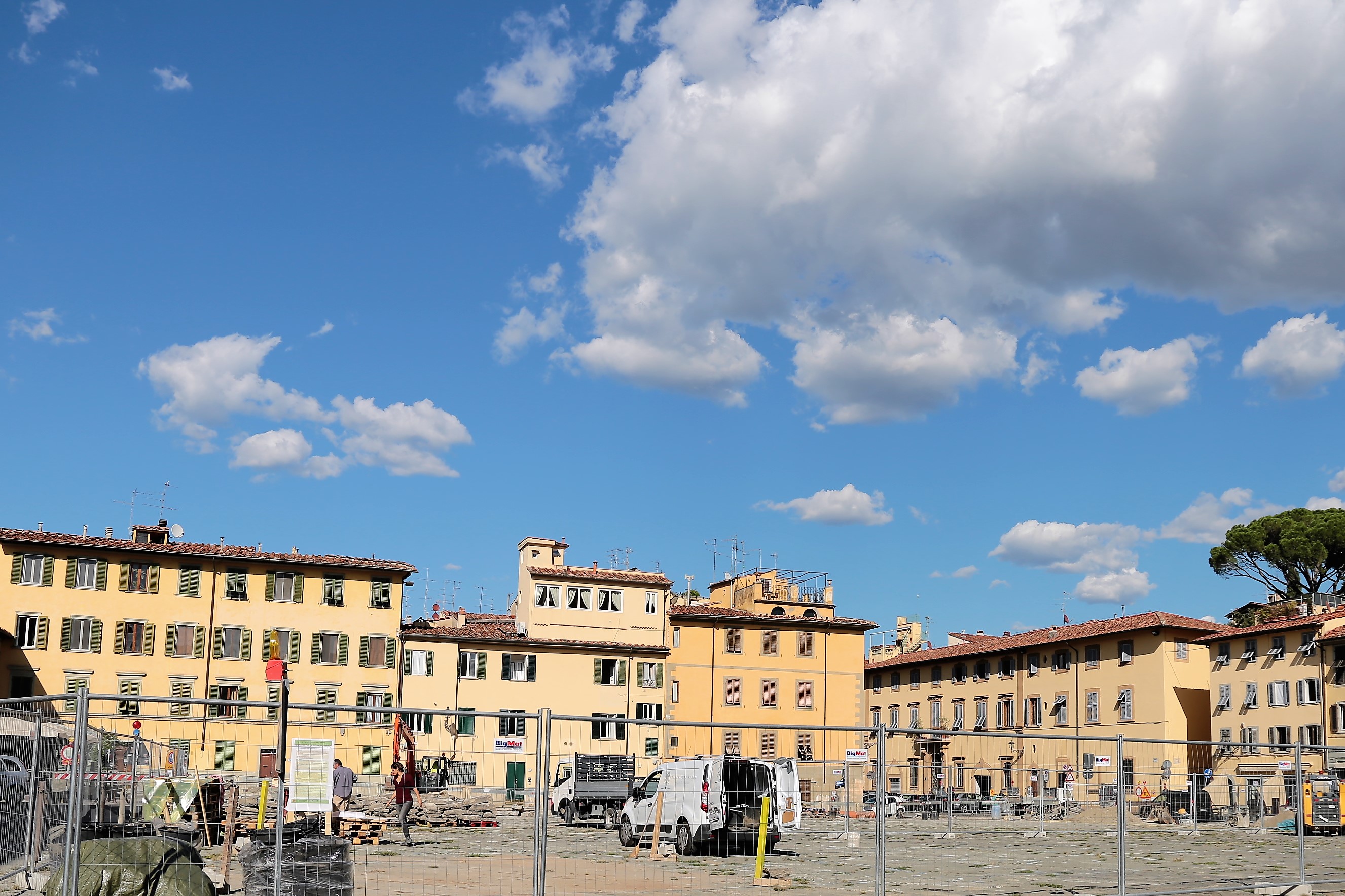 Piazza del Carmine (foto Antonello Serino Redazione di Met)
