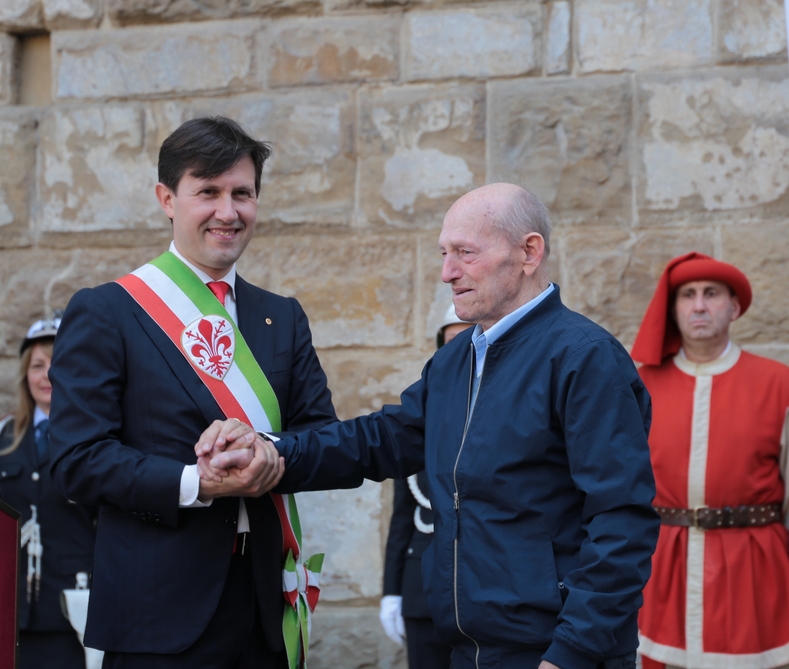 Il sindaco Nardella col partigiano Antonio Crepaldi (Foto Antonello Serino - Met)